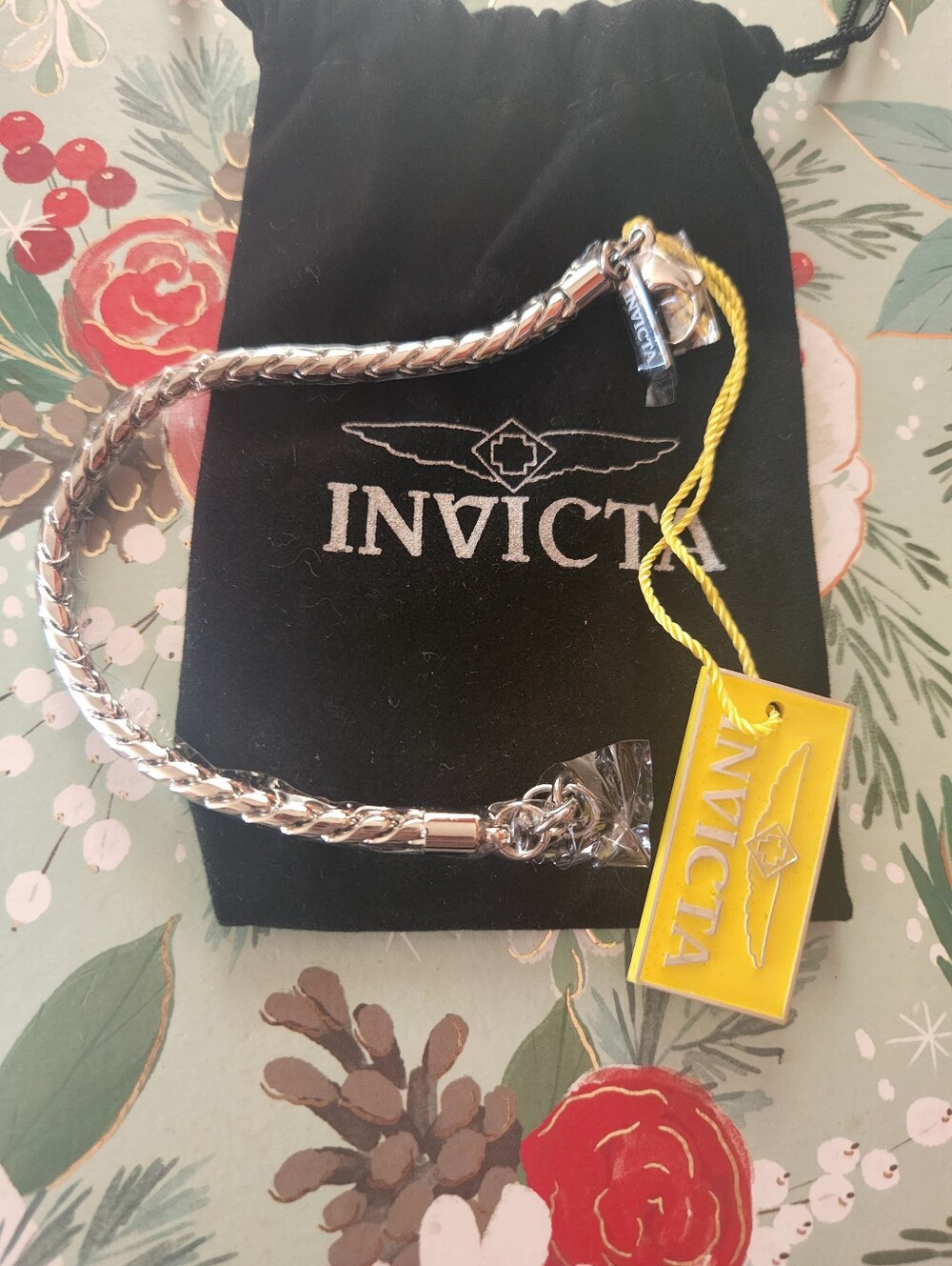 NWT Invicta Stainless Steel Chevron Textured Curb Chain Link Bracelet 39042